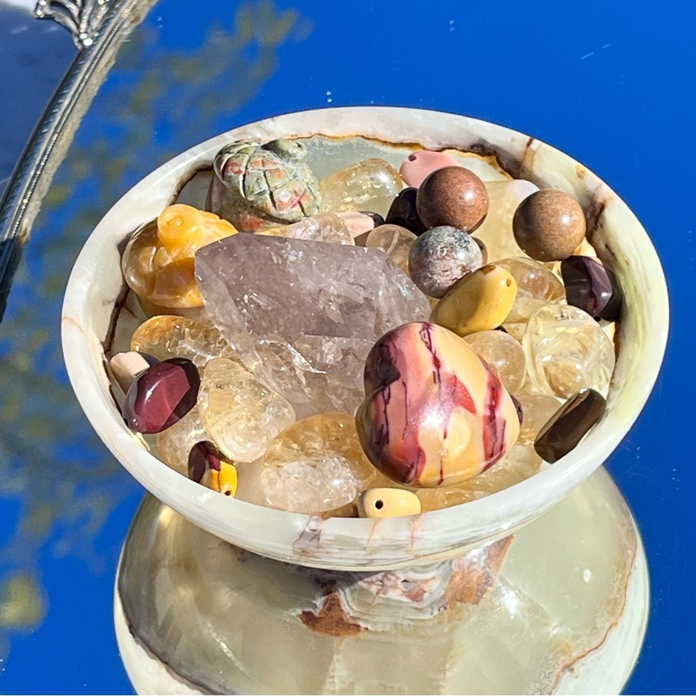 Smoky Quartz point, Mookite Jasper Heart, Green & Yellow Acorns, Onyx Bowl - Picture 12 of 17